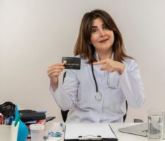 Выход на работу в первый день больничного не повлияет на выплаты от Социального фонда России. wrzsy929yebm43tayq